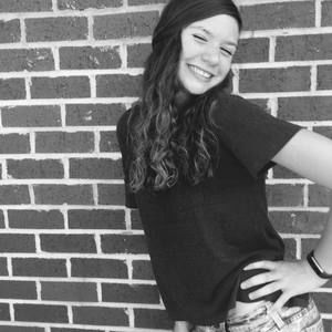 Meet your Posher, Chloe